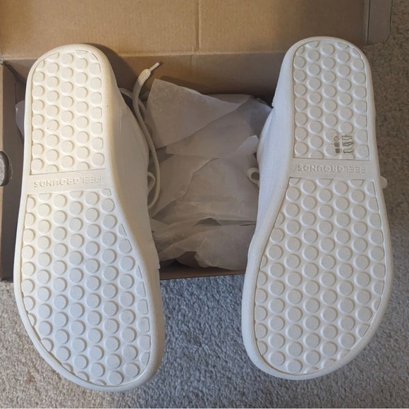 Rare Discontinued Colorway Feelgrounds Highrise All White Knit - Picture 4 of 5